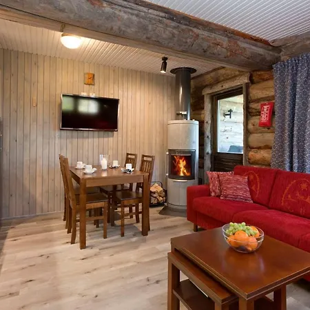 Club Yllaes And Apartmán Äkäslompolo