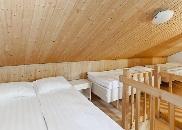 Club Yllaes And Daire *