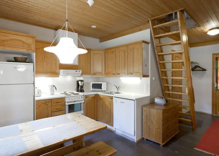 Club Yllaes And Daire *