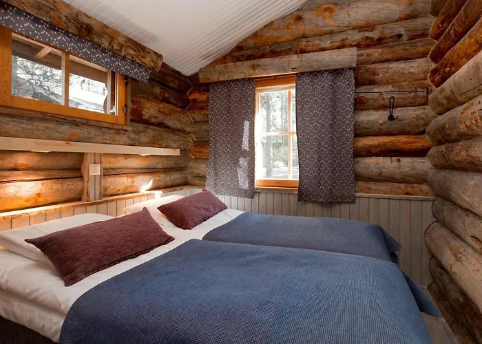 Club Yllaes And Daire *